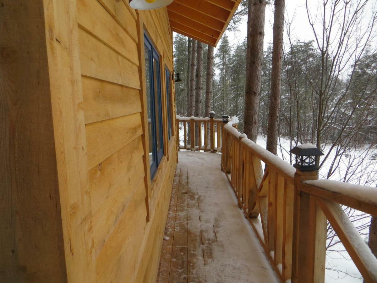 La Maison Sous Les Arbres Saint Roch de Mekinac Exterior photo
